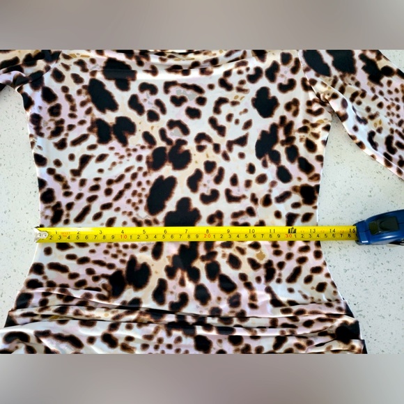 Jenifer Lopez Sexy leopard print mini dress - Picture 4 of 6